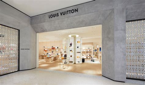 wanneer vult louis vuitton aan|Louis Vuitton rotterdam.